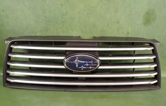 Subaru Impreza II Front bumper upper radiator grill