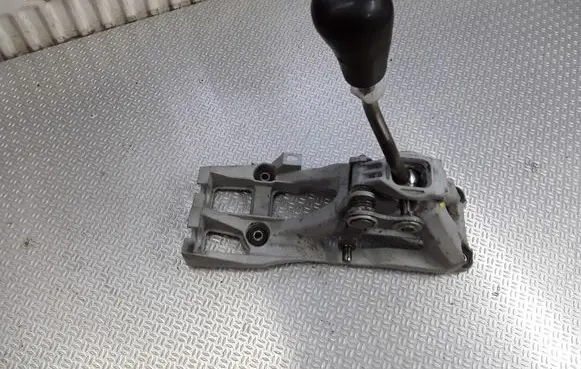 Toyota Avensis T220 Gear shifter/selector