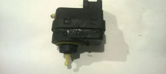 Headlight level adjustment motor