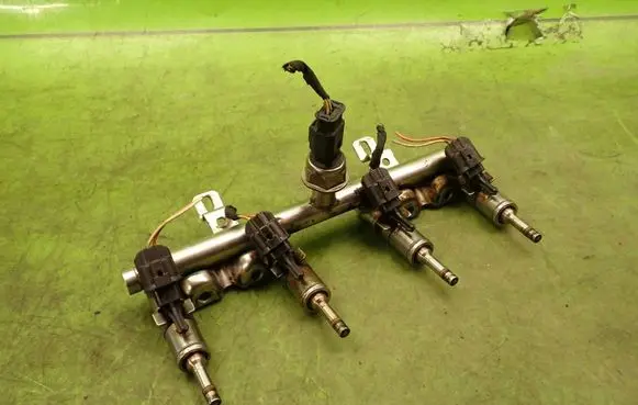 Peugeot 508 Fuel main line pipe