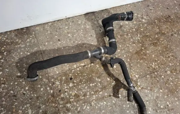 Volvo V60 Engine coolant pipe/hose 31319796