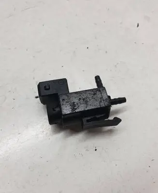 BMW 5 E60 E61 Vacuum valve 1742712 05T018 72234100