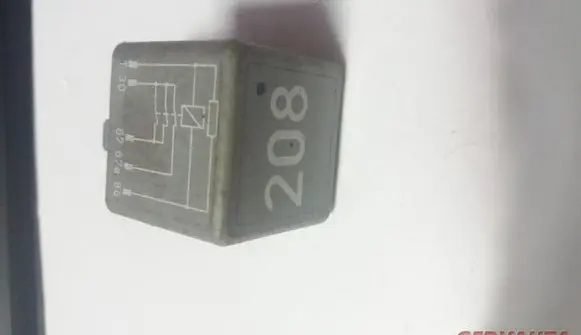 Audi A6 S6 C5 4B Other relay 8A0951253B
