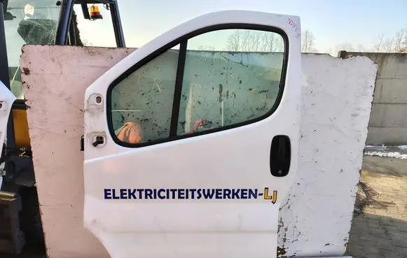 Renault Trafic II (X83) Front door 