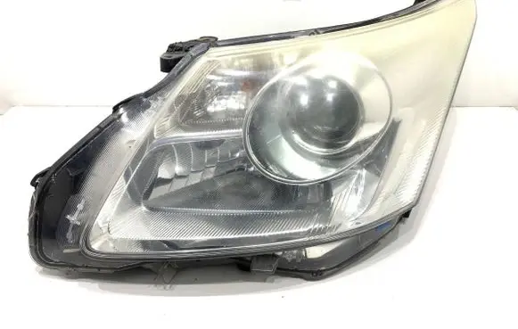 Toyota Avensis T270 Headlight/headlamp
