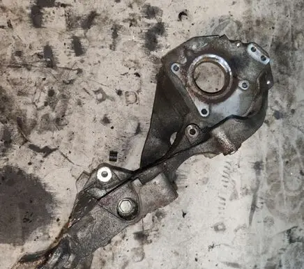 Volkswagen Polo V 6R Engine mounting bracket 03L903143Q