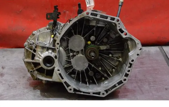 Renault Trafic I Manual 6 speed gearbox PF6040