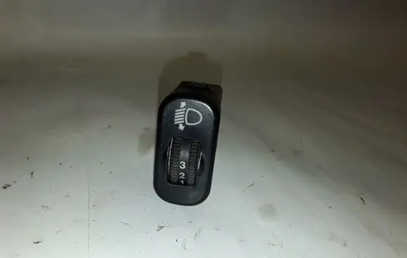 Mercedes-Benz Sprinter W906 Headlight level height control switch 0005445931 32200103