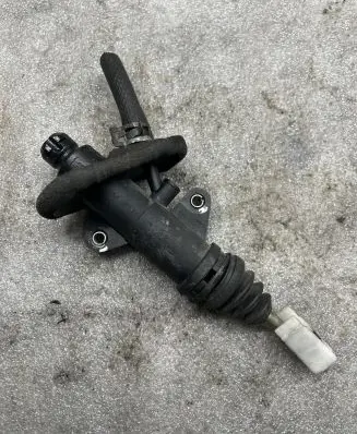 Clutch slave cylinder