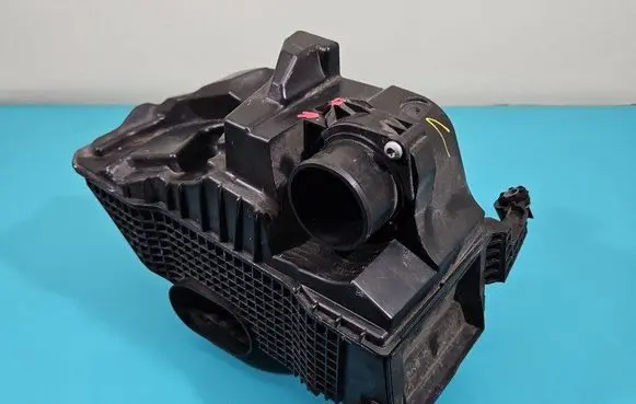 Air filter box