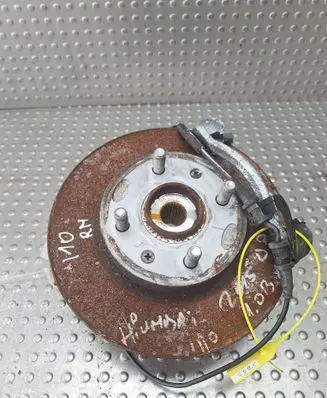 Hyundai i10 Front wheel hub spindle knuckle