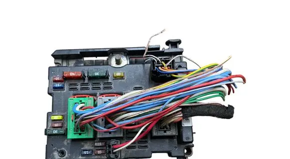 Peugeot 307 Fuse module 9644038480 14309146