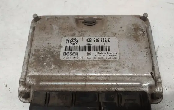 Volkswagen Golf IV Engine control unit/module 038906012K