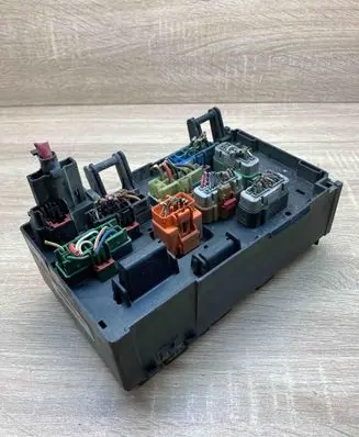 Chrysler Voyager Fuse module P05144505AB 199400604