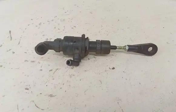 Hyundai ix35 Clutch master cylinder