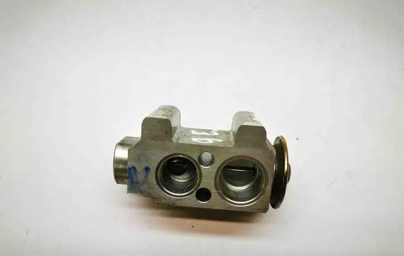 BMW 1 E82 E88 Air conditioning (A/C) expansion valve 9226078 61119226078