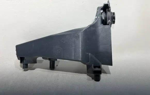 BMW 5 G30 G31 G38 Radiator mount bracket 1126422XX