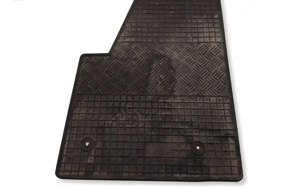 Maxus Euniq 6 Front floor mat 11025407