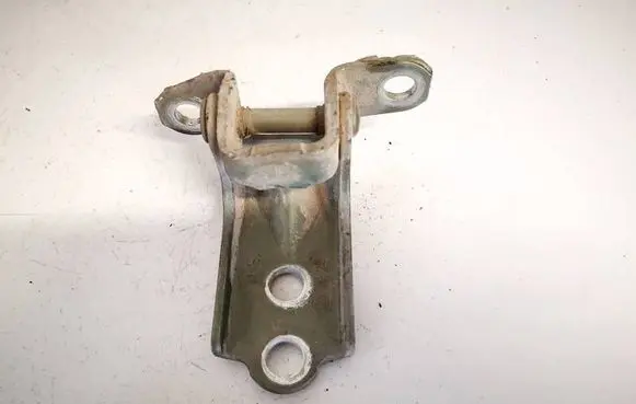 Subaru Impreza III Rear door lower hinge