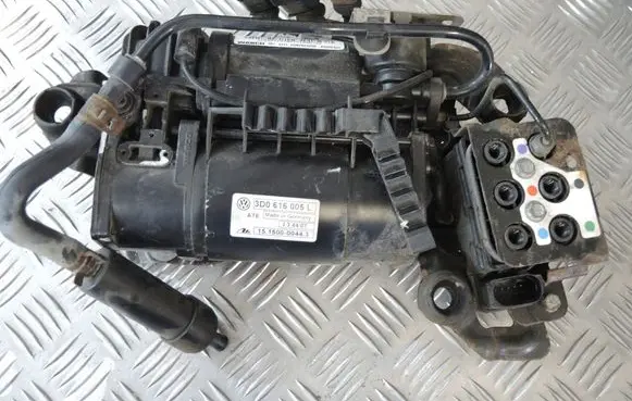 Bentley Flying Spur Air suspension compressor/pump 3D0616005L