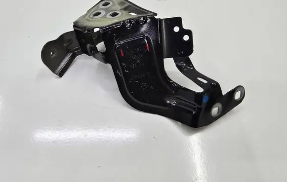 BMW 5 G60 G61 Fender mounting bracket 962118907