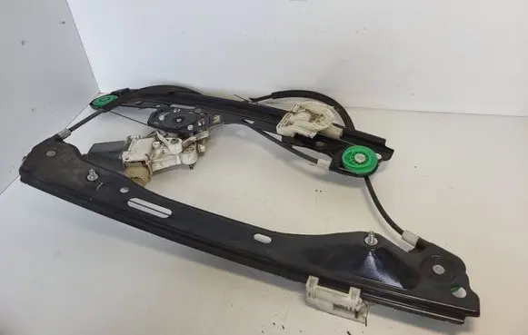 BMW 1 E81 E87 Front door window regulator with motor 7138466