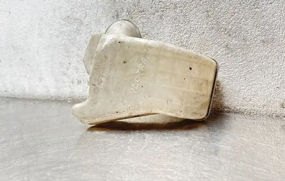 Opel Vectra B Intake resonator 90499979 1818197