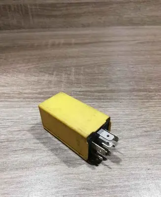 Volkswagen PASSAT B5.5 Other relay 447959875 5DS00443301 YELLOW