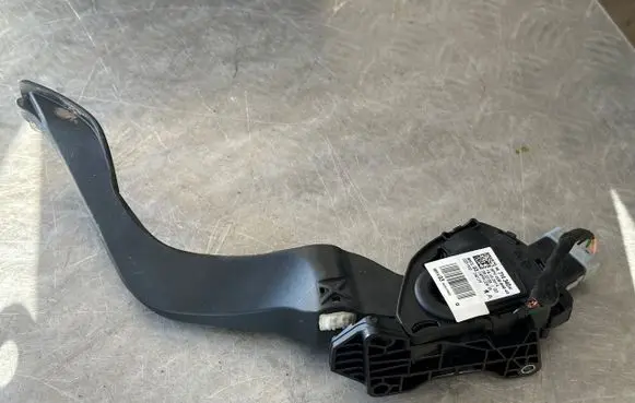 Peugeot 208 Accelerator throttle pedal 9671434080