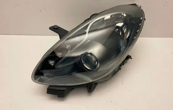 Alfa Romeo Giulietta Headlight/headlamp 50520220 52000945 26K0T2