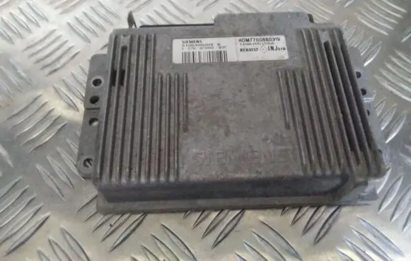 Renault Megane I Engine control unit/module S105300203B 7700860319 770010156