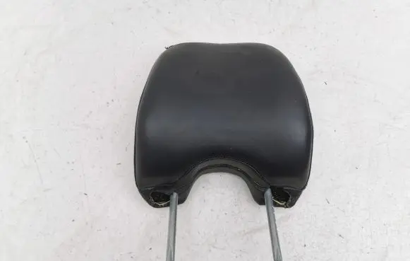 Volvo XC90 Front seat headrest 