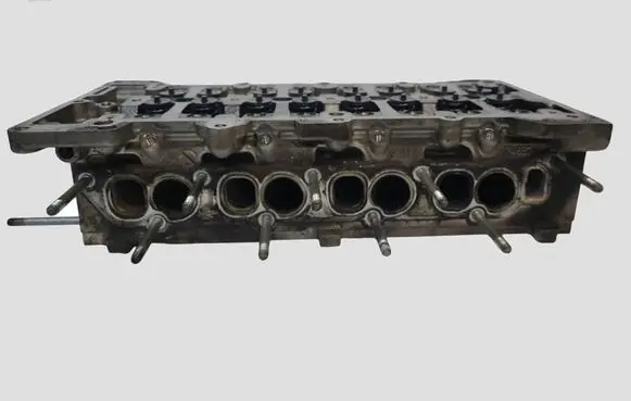 Opel Astra J Engine head 55571949