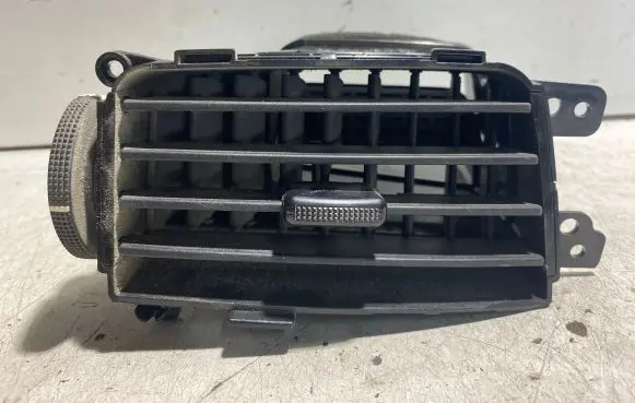 Hyundai H-1, Starex, Satellite Dash center air vent grill 4H97410000 U05A3648