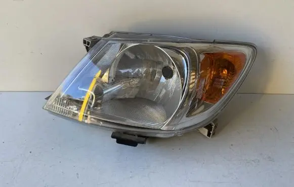 Toyota Hilux (AN10, AN20, AN30) Headlight/headlamp 10016517