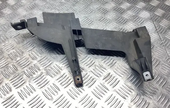 Headlight/headlamp mounting bracket