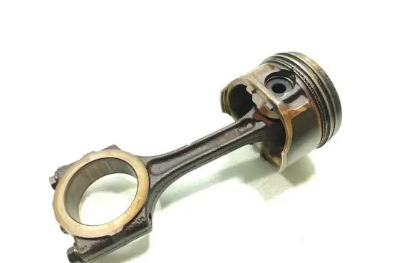 Renault Clio III Piston with connecting rod 