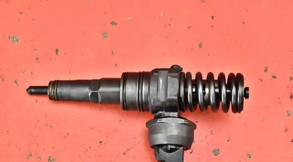 Audi A4 S4 B6 8E 8H Fuel injector 038130079FX