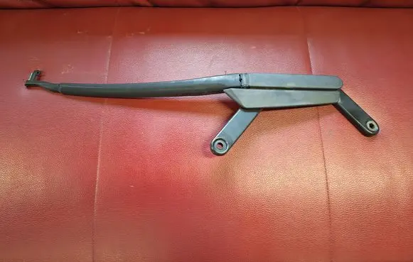Volkswagen Touareg I Front wiper blade arm 7L0955408E