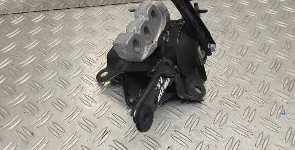 Toyota Yaris XP210 Gearbox mount
