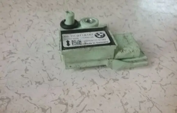 Mini One - Cooper Coupe R56 Airbag deployment crash/impact sensor 65779118167 5WK43865 010826177