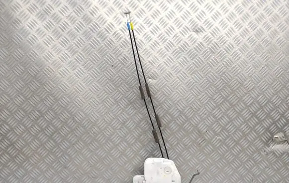 Mitsubishi Space Star Front door lock 5715A924S
