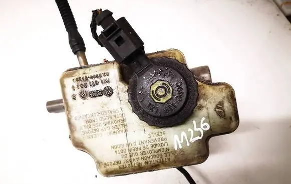 Skoda Octavia Mk2 (1Z) Brake fluid reservoir 1K1611301D