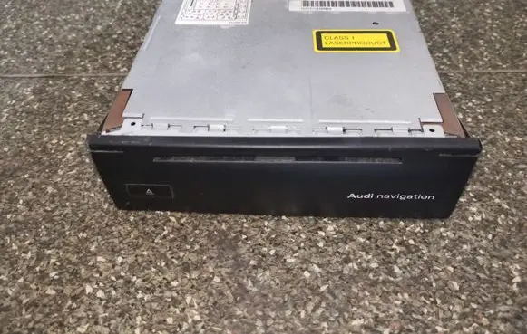 Audi A4 S4 B6 8E 8H Navigation unit CD/DVD player 4B0919887E