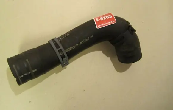 Volkswagen PASSAT B7 Engine coolant pipe/hose 3AA122051A