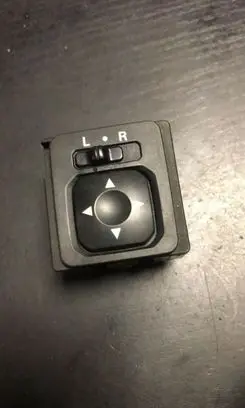 Wing mirror switch
