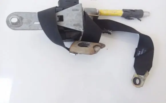 Mitsubishi Carisma Front seatbelt