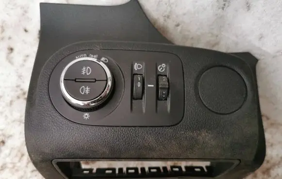 Opel Combo E Light switch 9816564277