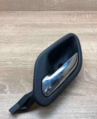 BMW 5 E39 Front door interior handle 8226049