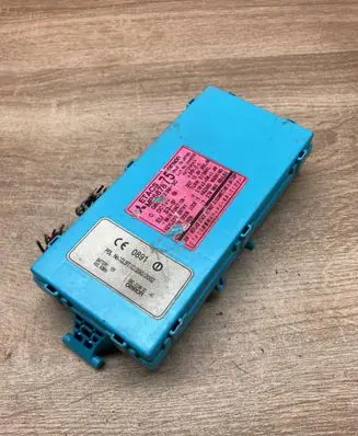 Mitsubishi Outlander Fuse module MR587875